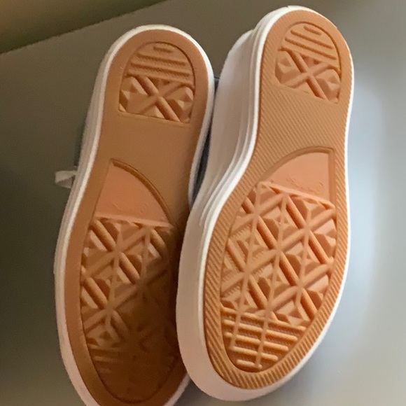 Converse - Picture 4 of 5